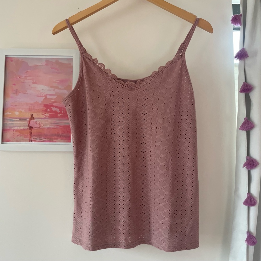 NWT Chic Lace-Trimmed Dusty Pink Cami Top